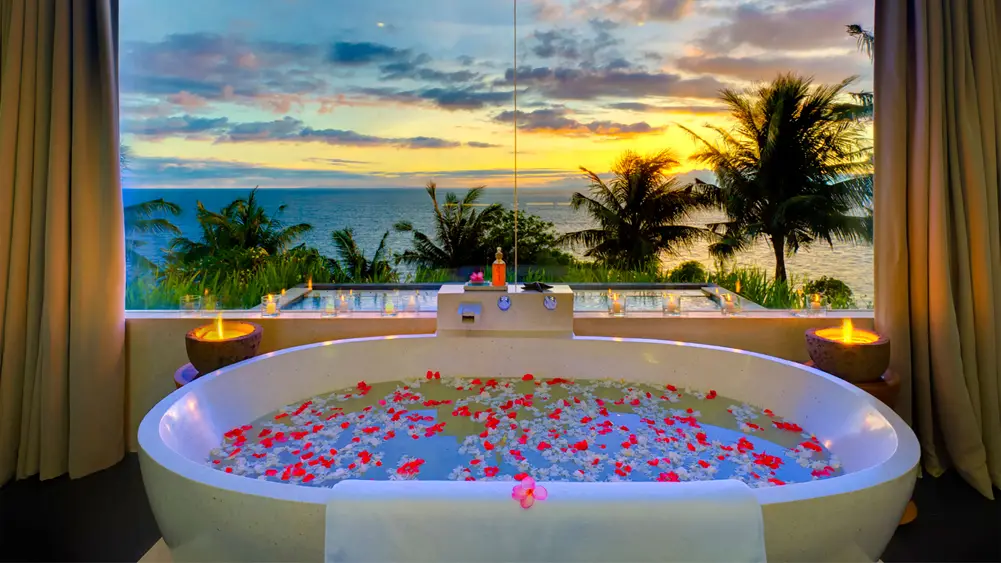 Malimbu Cliff Villa, Lombok — opulent master ensuite bathtub | The Luxury Bali