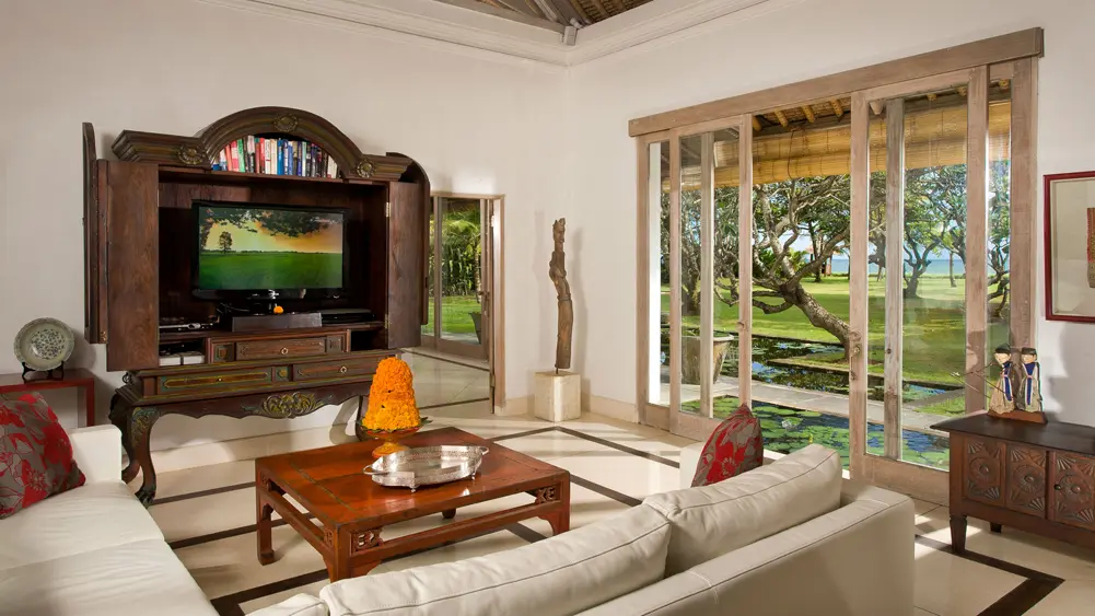 Villa Atas Ombak, Seminyak, Bali — room next to the master suite | The Luxury Bali