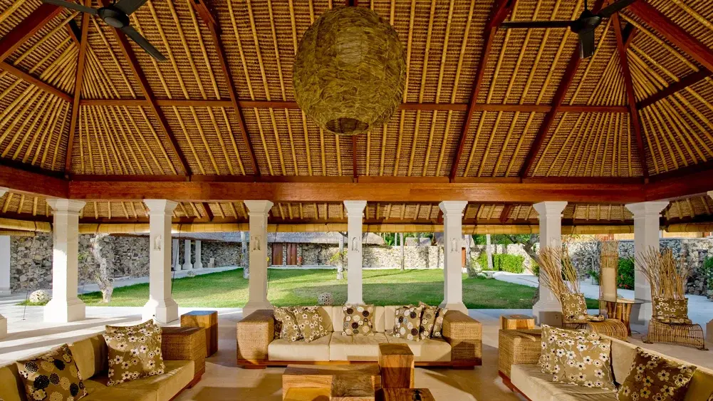 Villa Sepoi Sepoi, Lombok — view of the sitting room facing into the inner courtyard | The Luxury Bali