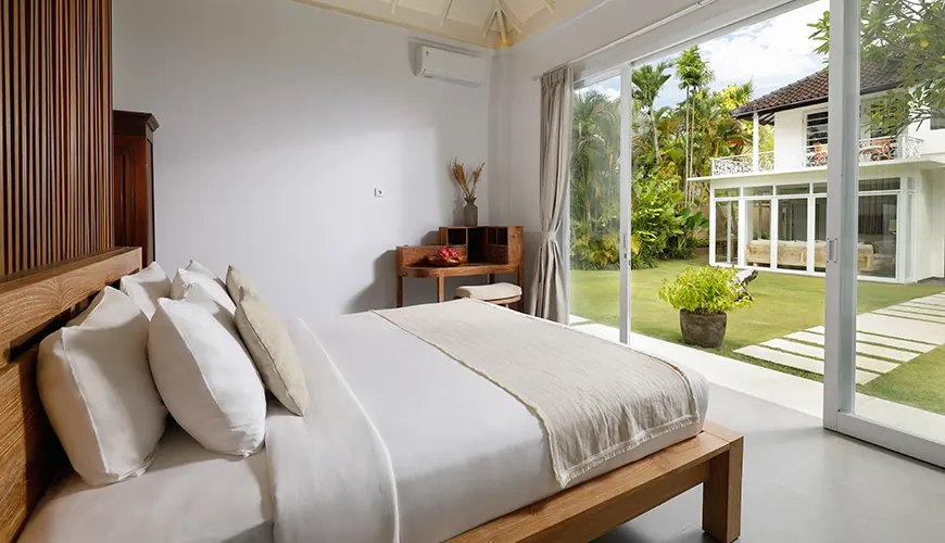 5 BR White Tropical Garden Residence Seminyak, Seminyak, Bali — photo 12 | The Luxury Bali