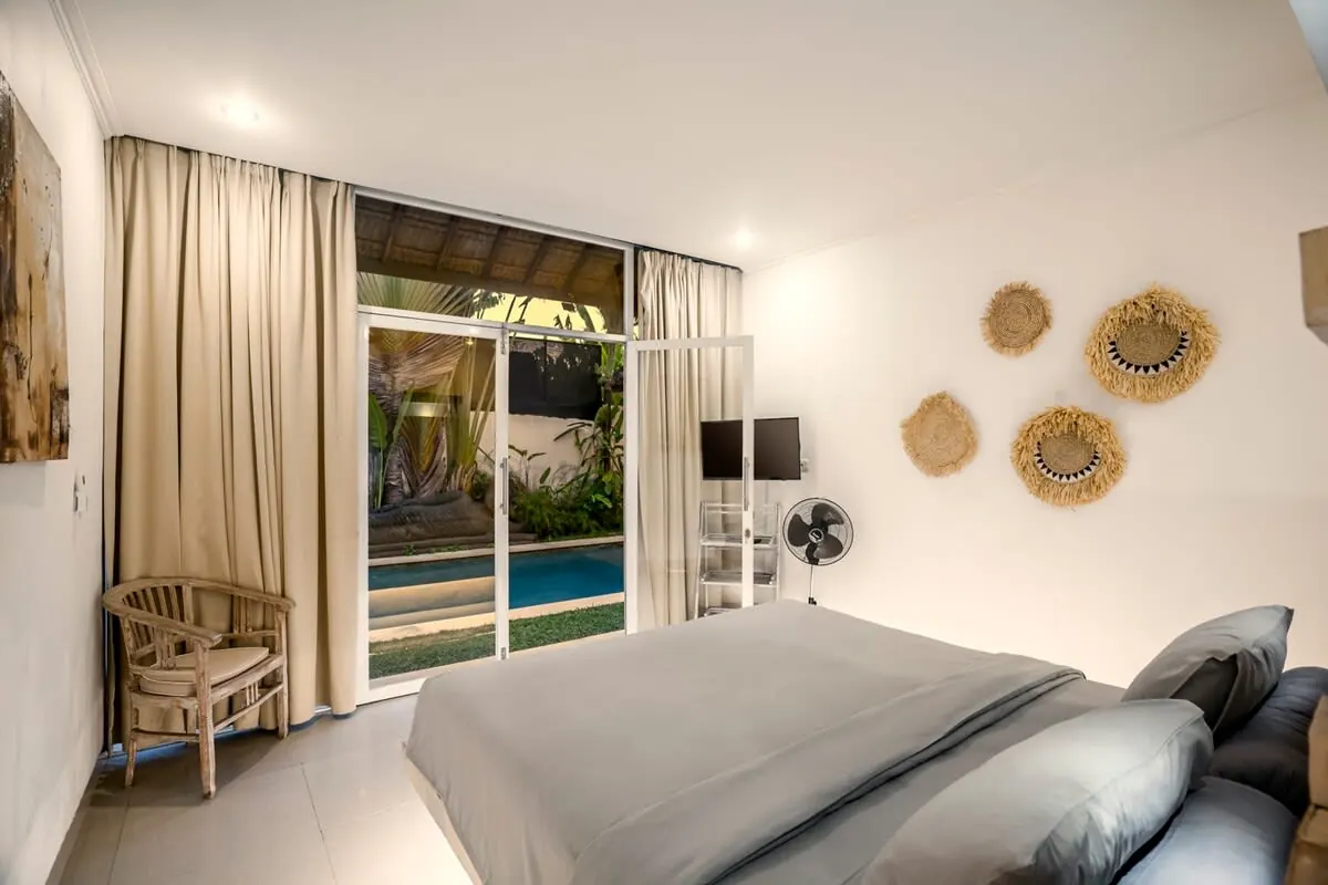 6 BR Tropical Garden Pool Villa Seminyak, Seminyak, Bali — photo 12 | The Luxury Bali