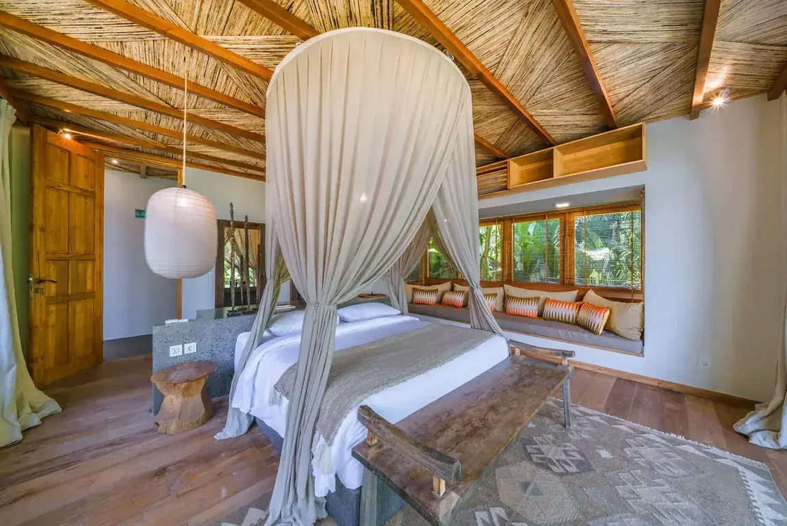 5 BR Infinity-Pool Garden Villa Canggu, Pererenan, Bali — photo 10 | The Luxury Bali