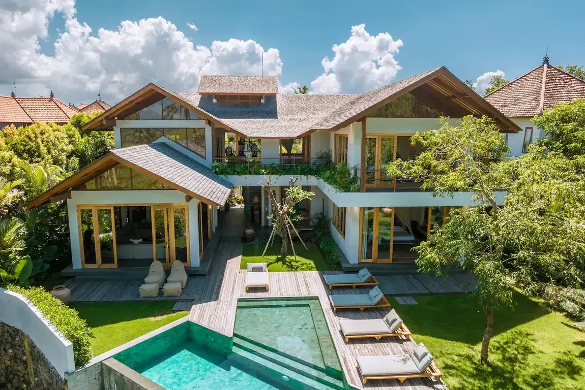 5 BR Infinity-Pool Garden Villa Canggu, Pererenan, Bali — photo 6 | The Luxury Bali