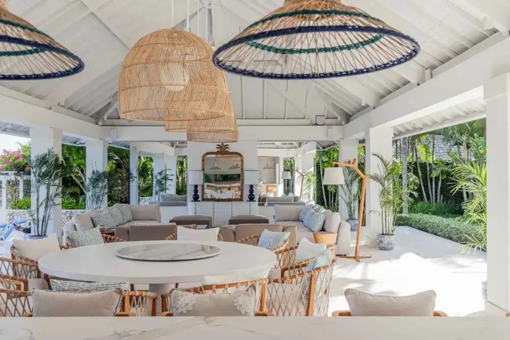 5 BR Colonial Tropical Garden Villa Uluwatu, Uluwatu, Bali — photo 8 | The Luxury Bali