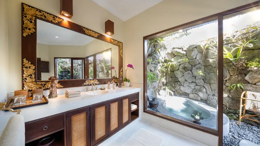 5 BR Beachfront Thatched Villa Sanur, Sanur, Bali — photo 6 | The Luxury Bali