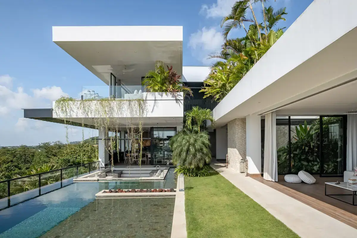 18 BR Sea-View Cinema Estate Uluwatu, Uluwatu, Bali — photo 2 | The Luxury Bali