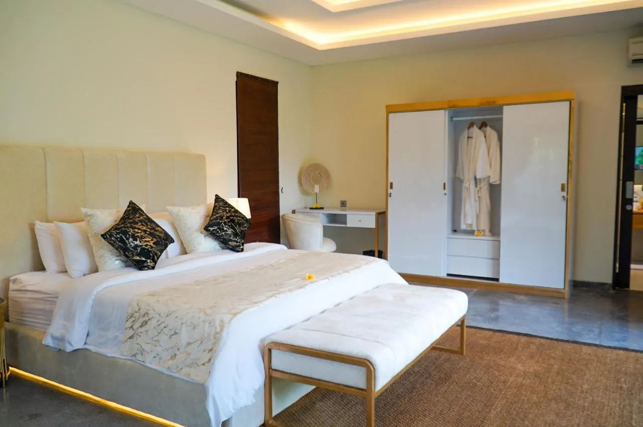 7 BR Tropical Garden Pool Villa Canggu, Canggu, Bali — photo 8 | The Luxury Bali