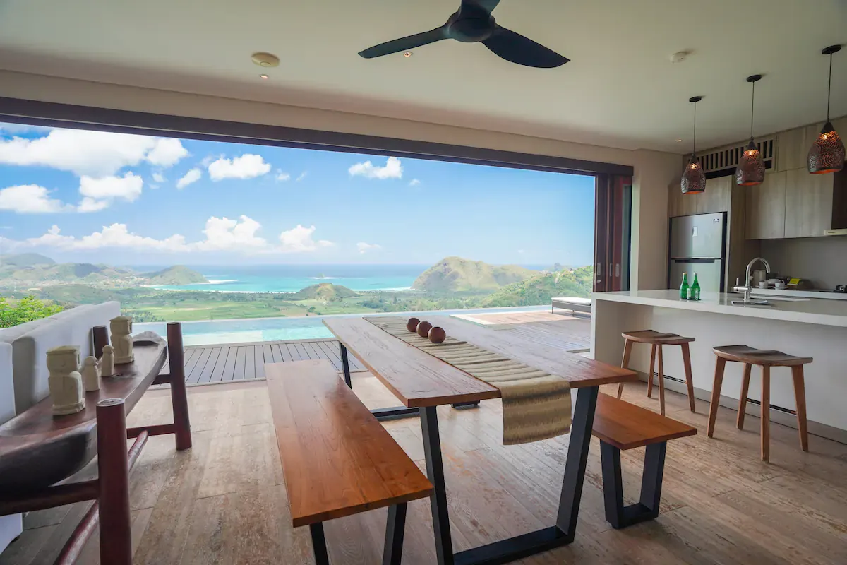 5 BR Cliffside Modern Retreat Lombok, Lombok — photo 8 | The Luxury Bali