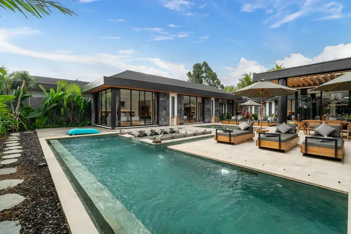 10 BR Tropical-Modern Courtyard Estate Ubud, Ubud, Bali — photo 10 | The Luxury Bali