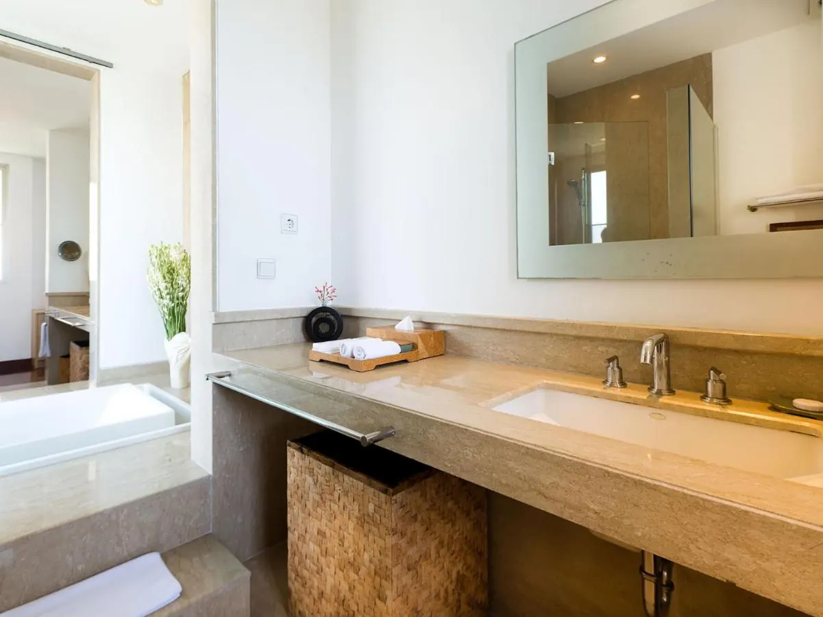 6 BR Ocean-View Garden Villa Sanur, Sanur, Bali — photo 12 | The Luxury Bali