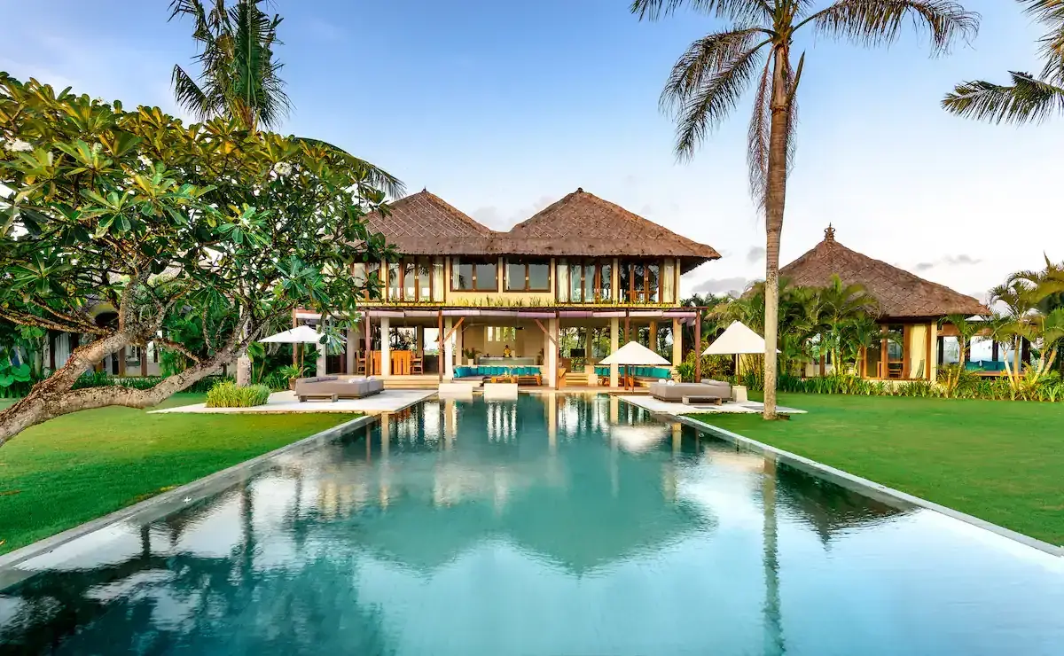 6 BR Beachfront Thatched Villa Canggu — 6-bedroom luxury villa in Seseh, Bali | The Luxury Bali