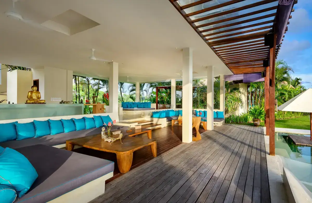 6 BR Beachfront Thatched Villa Canggu, Seseh, Bali — photo 3 | The Luxury Bali