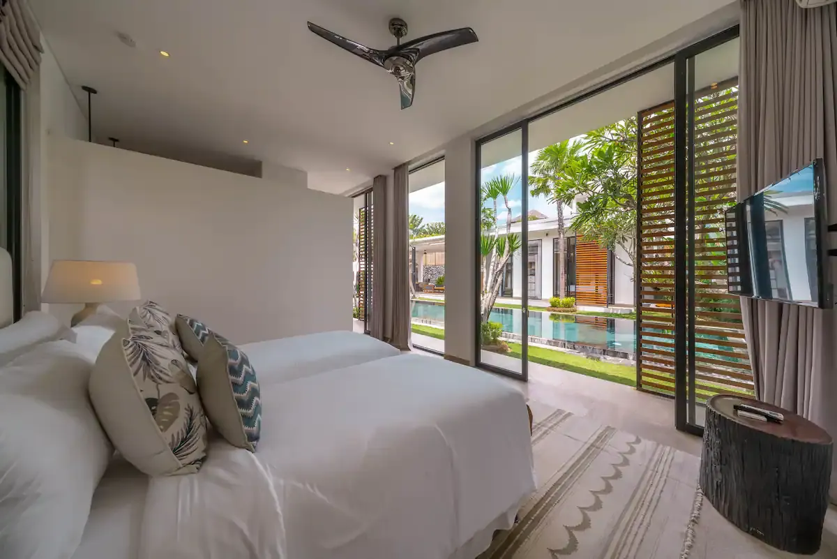 4 BR Walk-to-Beach Modern Villa Canggu, Canggu, Bali — photo 10 | The Luxury Bali