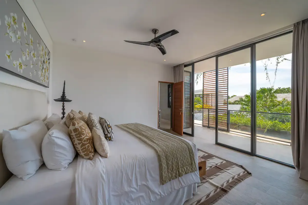 4 BR Walk-to-Beach Modern Villa Canggu, Canggu, Bali — photo 11 | The Luxury Bali
