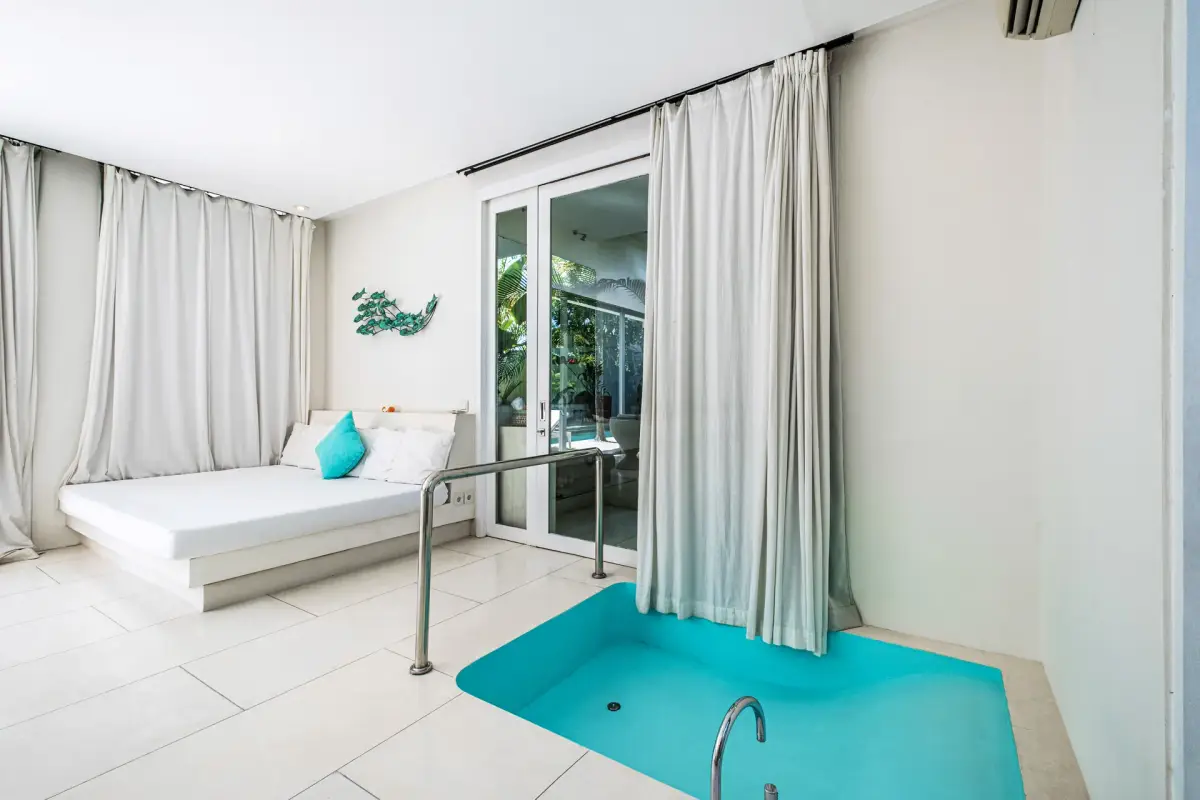 5 BR White Tropical Garden Villa Canggu, Canggu, Bali — photo 10 | The Luxury Bali