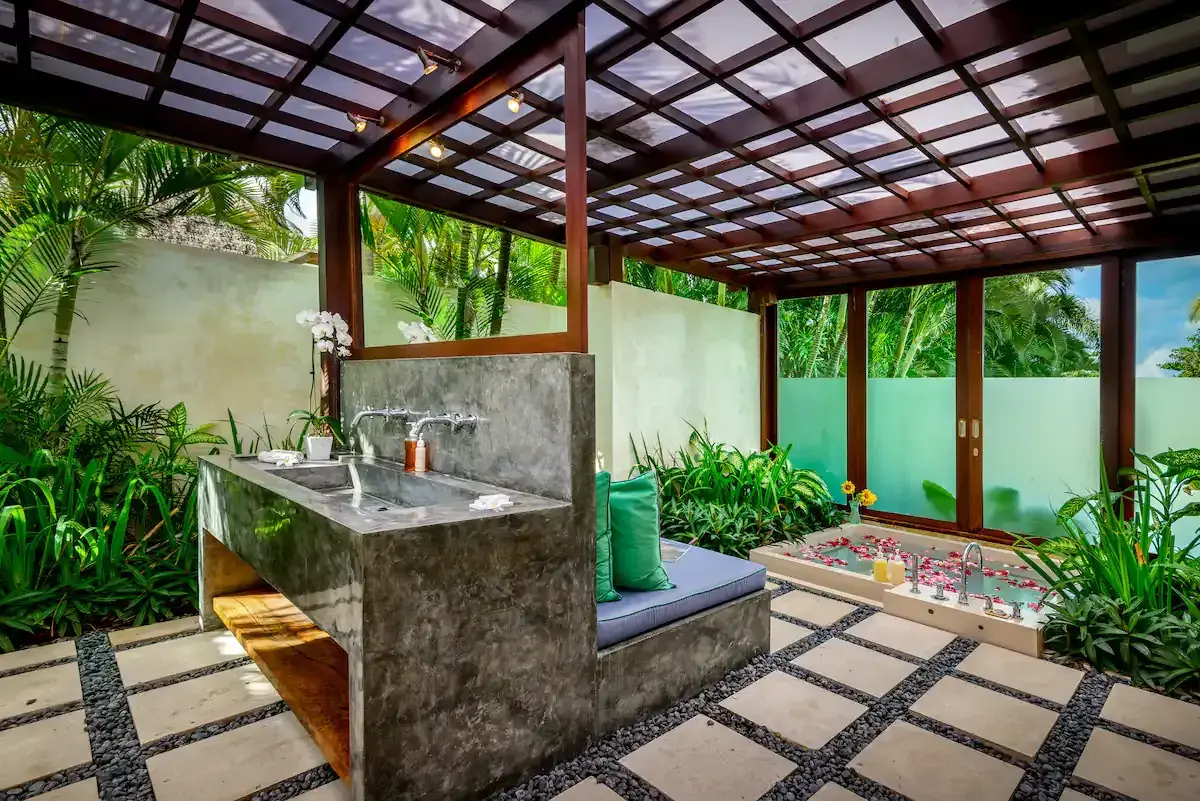 4 BR Rice-Field Ocean-View Villa Canggu, Pererenan, Bali — photo 9 | The Luxury Bali