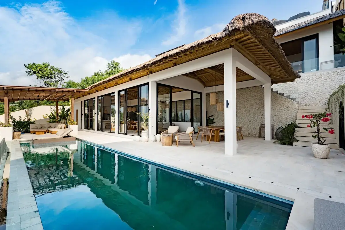 4 BR Designer Thatched Villa Uluwatu — 4-bedroom luxury villa in Uluwatu, Bali | The Luxury Bali