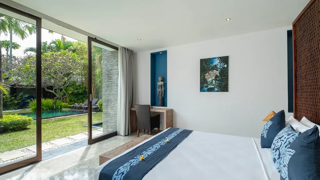 10 BR Tropical Garden Group Estate Seminyak, Seminyak, Bali — photo 11 | The Luxury Bali