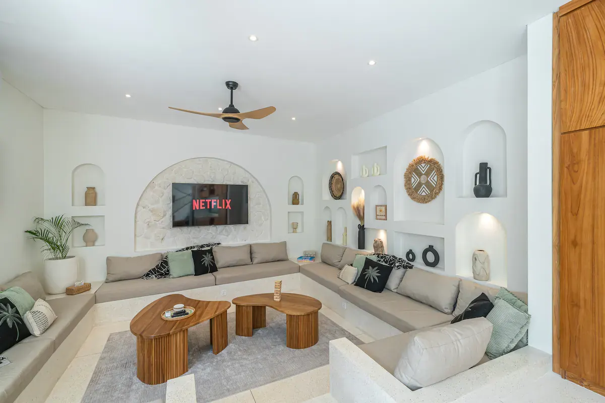 3 BR Mediterranean Walk-to-Beach Villa Canggu, Pererenan, Bali — photo 3 | The Luxury Bali