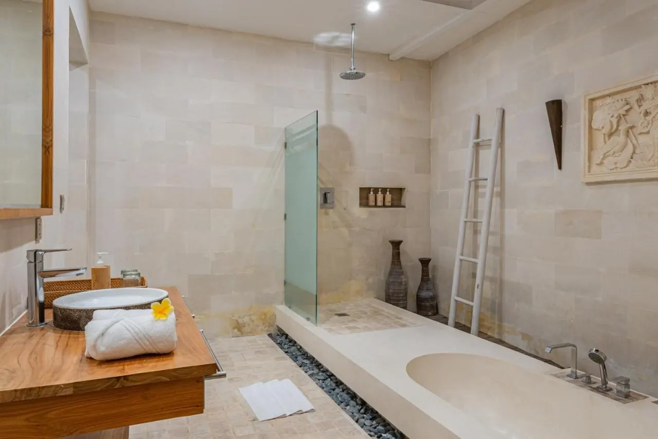 4 BR Walk-to-Beach Tropical Garden Villa Seminyak, Seminyak, Bali — photo 6 | The Luxury Bali