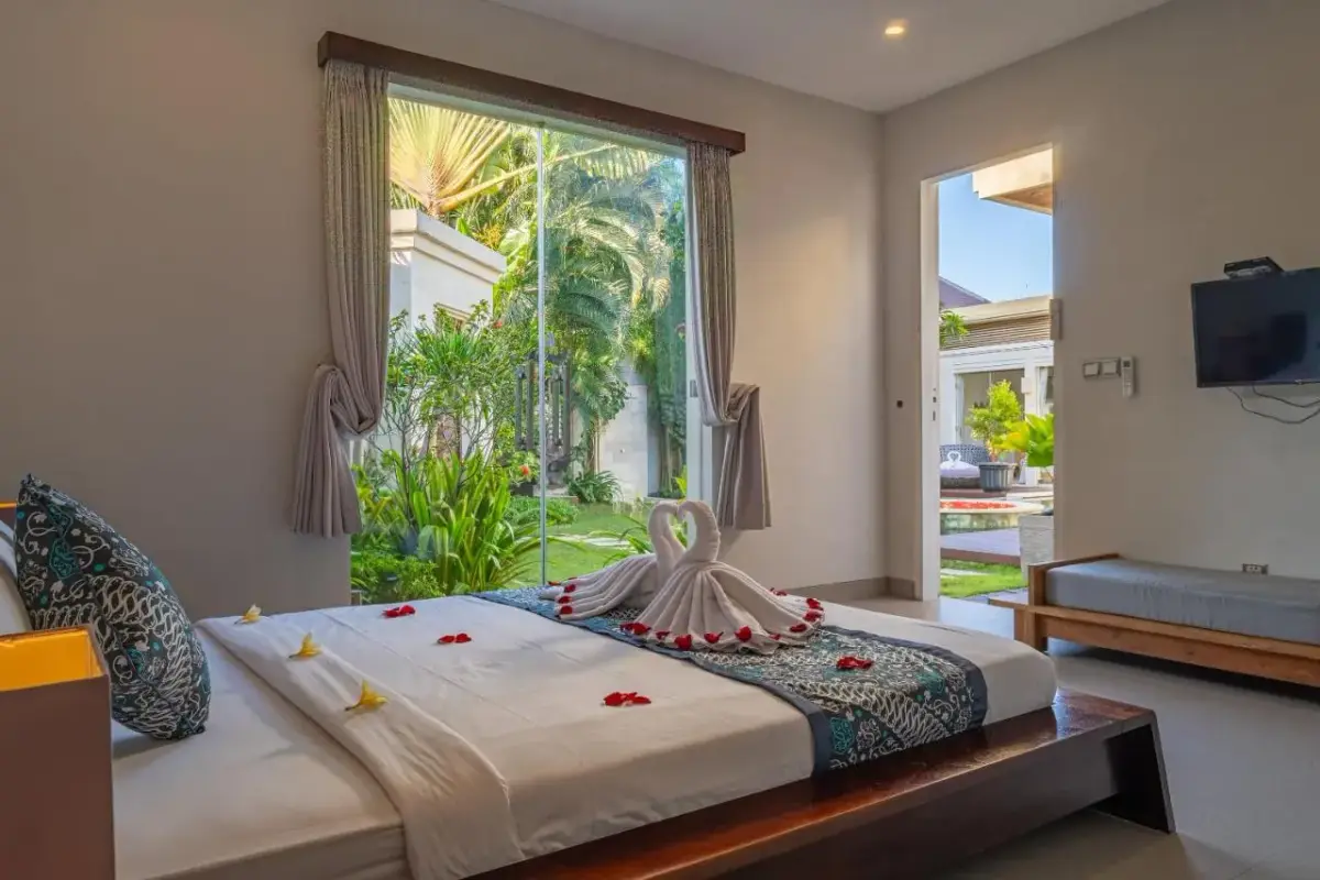 4 BR Walk-to-Beach Tropical Garden Villa Seminyak, Seminyak, Bali — photo 2 | The Luxury Bali
