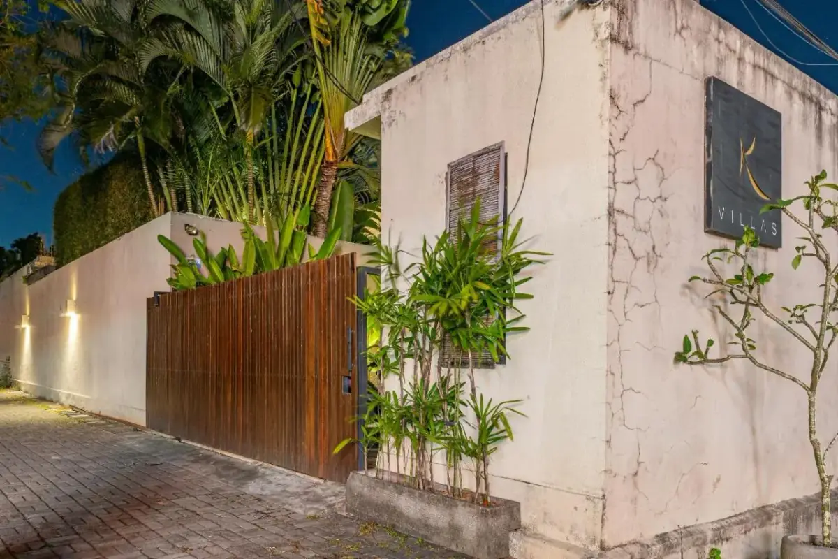 4 BR Walk-to-Beach Tropical Garden Villa Seminyak, Seminyak, Bali — photo 9 | The Luxury Bali