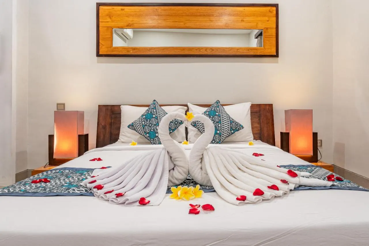 4 BR Walk-to-Beach Tropical Garden Villa Seminyak, Seminyak, Bali — photo 10 | The Luxury Bali
