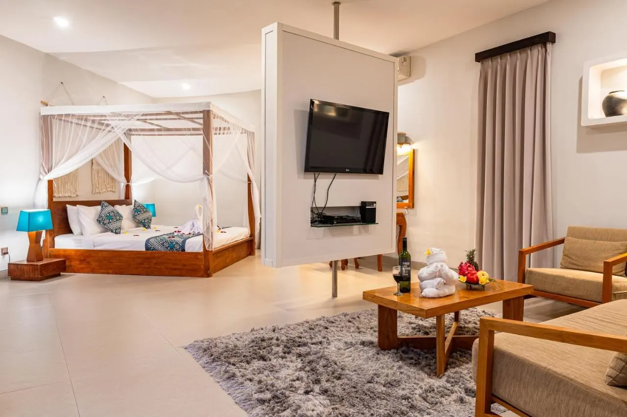 4 BR Walk-to-Beach Tropical Garden Villa Seminyak, Seminyak, Bali — photo 5 | The Luxury Bali