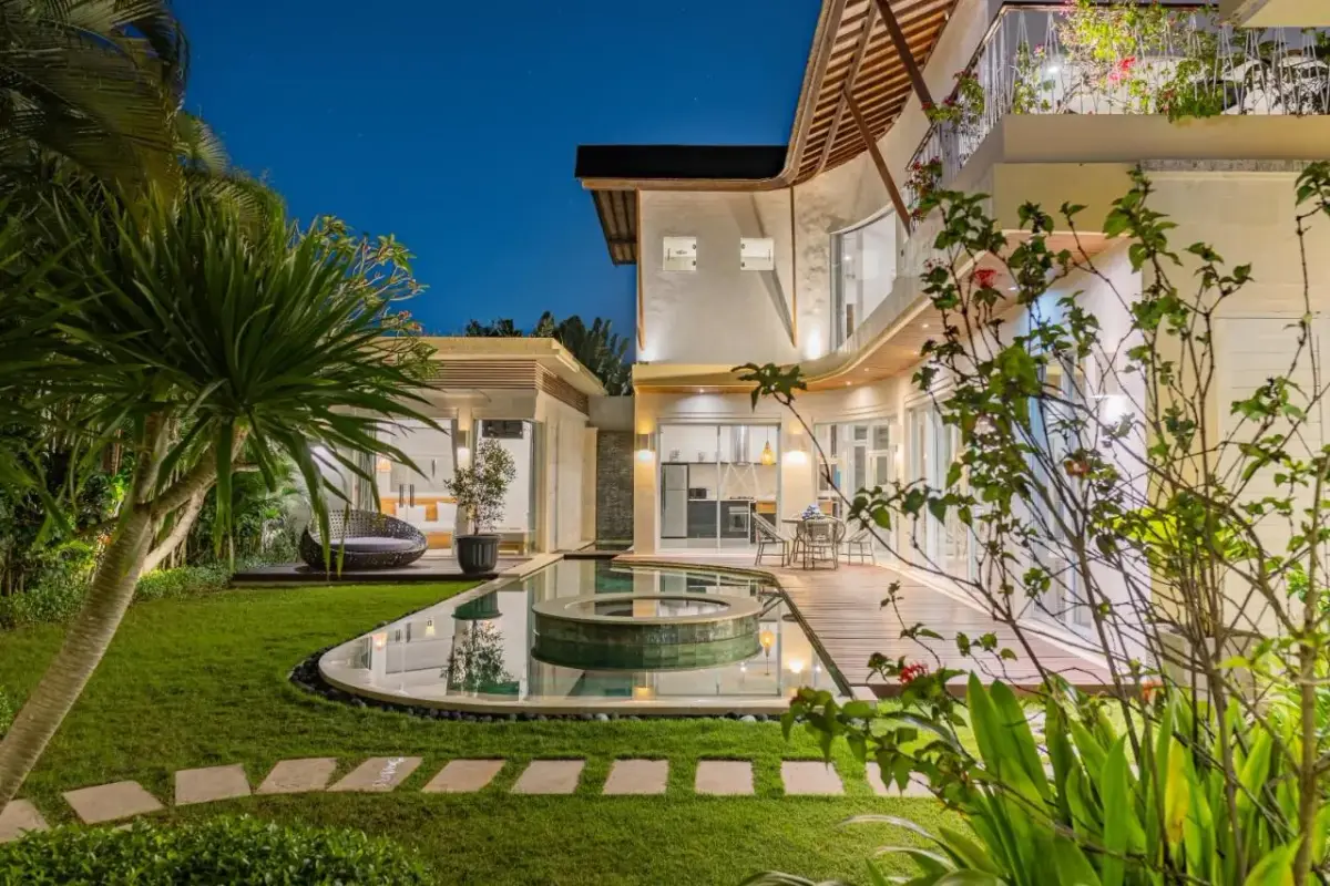 4 BR Walk-to-Beach Tropical Garden Villa Seminyak — 4-bedroom luxury villa in Seminyak, Bali | The Luxury Bali