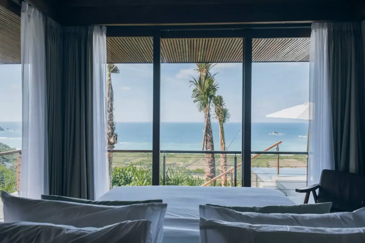 4 BR Tropical-Modern Stone Retreat Lombok, Lombok — photo 11 | The Luxury Bali