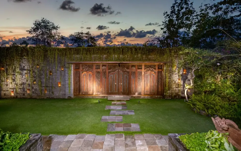 Villa Kapungkur, Jimbaran, Bali — evening, photo 10 | The Luxury Bali